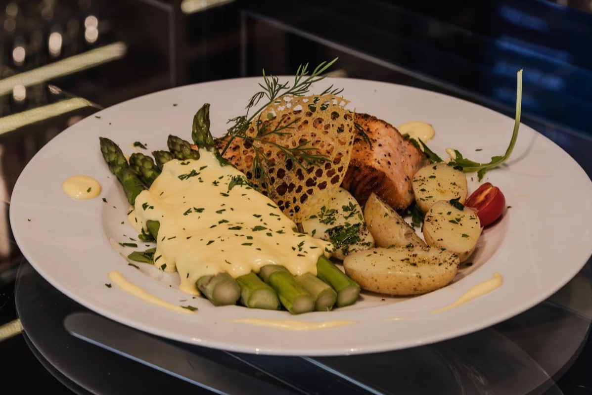 Asparagus & salmon